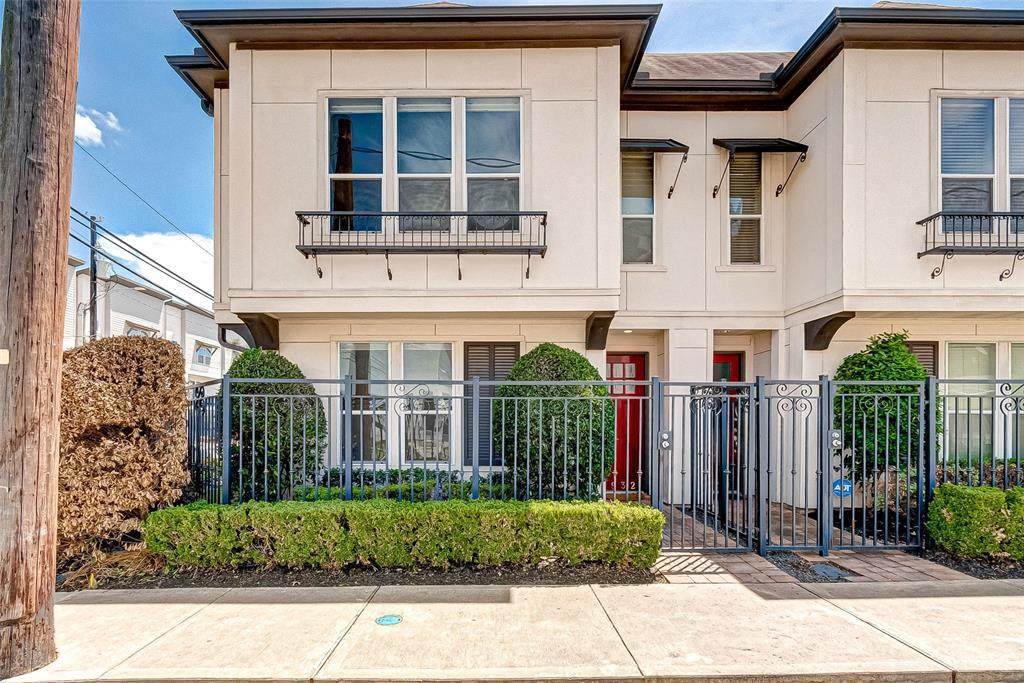 2932 Baer Street - Photo 1