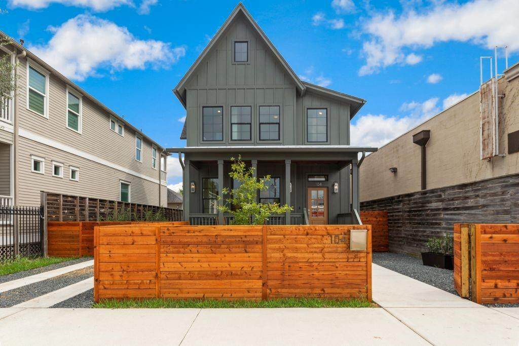 104 26th Street - Photo 1