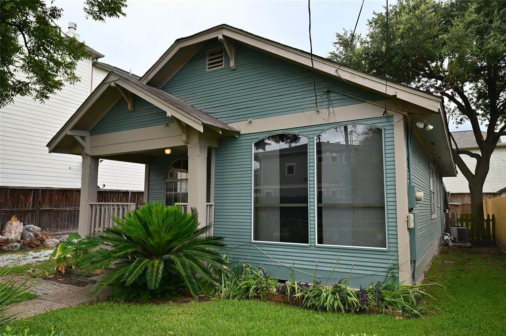 5829 Darling Street - Photo 1