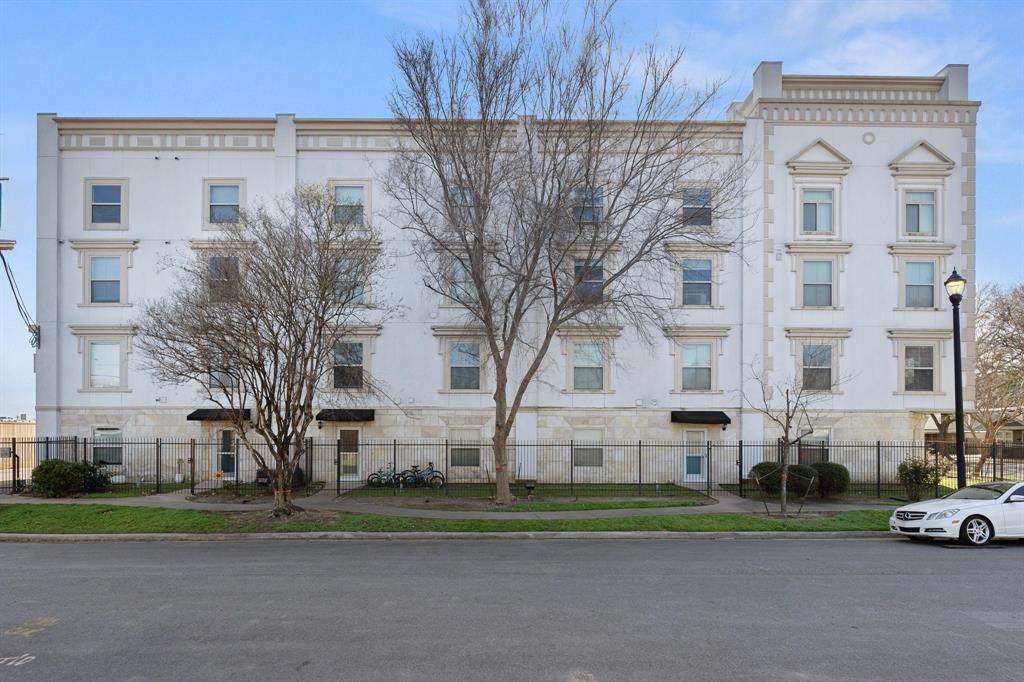 3501 Chenevert Street - Photo 1