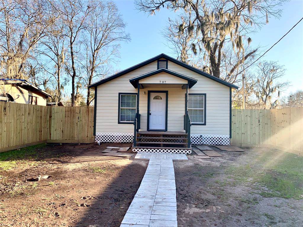 707 Smith Street - Photo 1 707 Smith Street - Photo 1