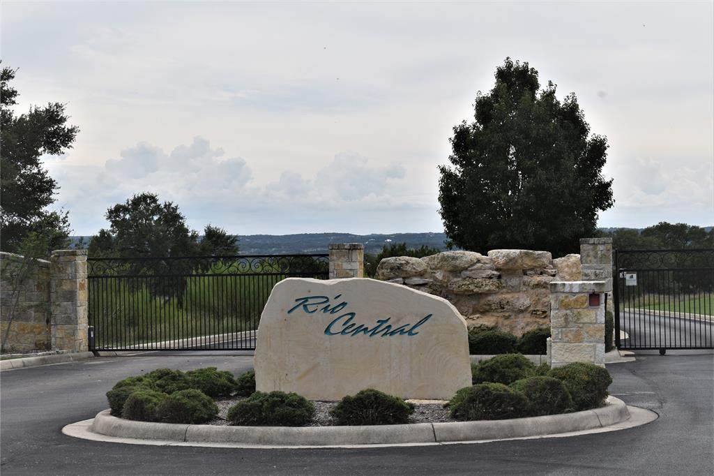 558 Rio Ridge Parkway - Photo 1