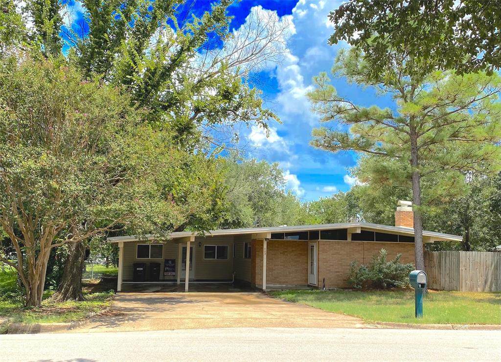403 Glade Street - Photo 1