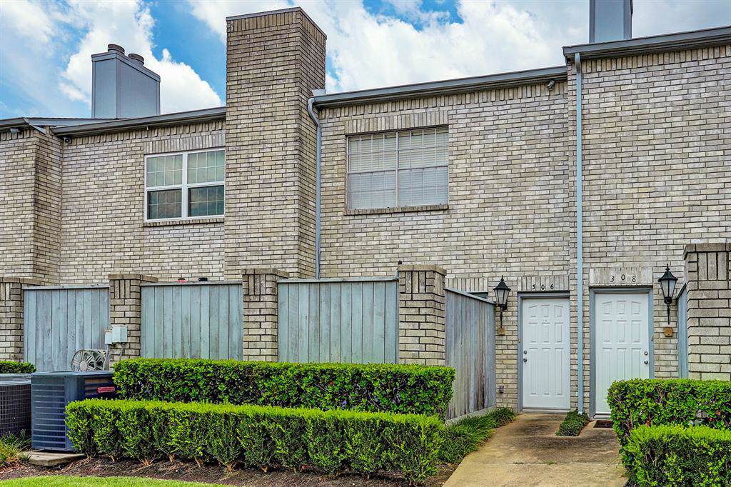 306 Wilcrest - Photo 1