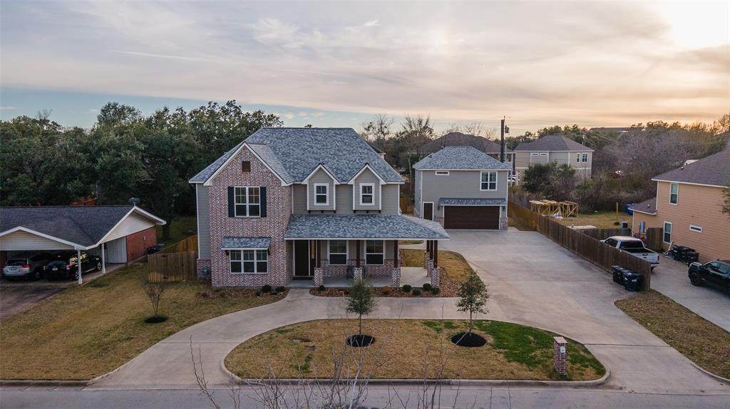 206 Rosemary Lane - Photo 1