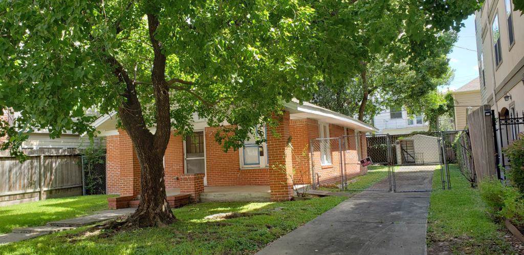 1011 Crocker Street - Photo 1