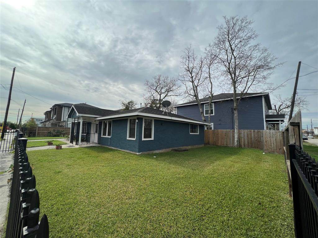 1705 Schweikhardt Street - Photo 1