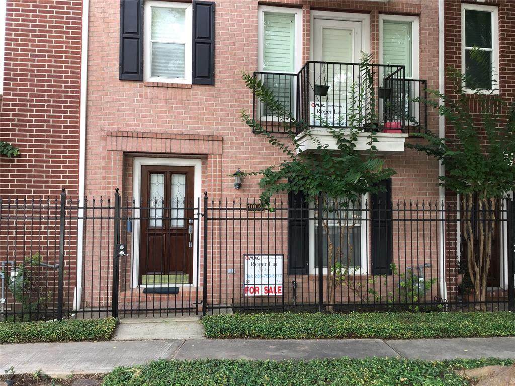 1009 Eberhard Street - Photo 1