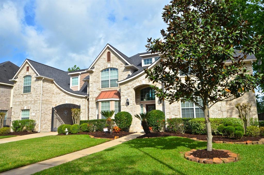 2811 Waters Lake Lane - Photo 1