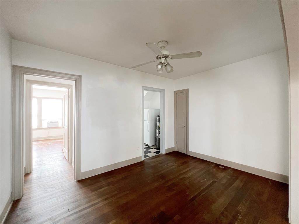 1111 Banks Street - Photo 1