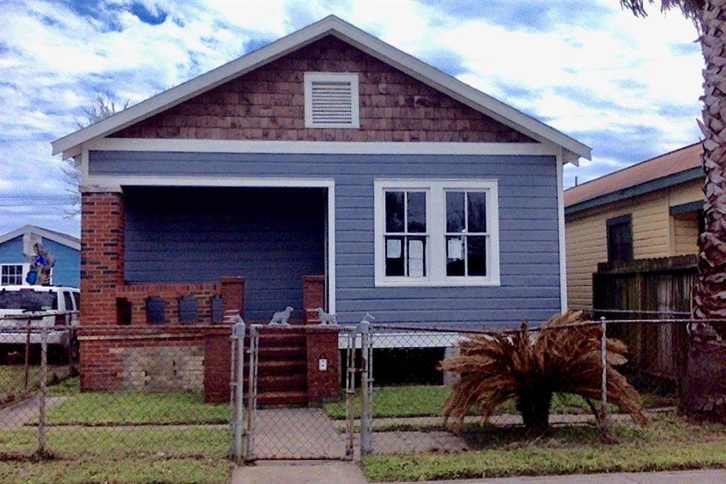 5617 Avenue K - Photo 1