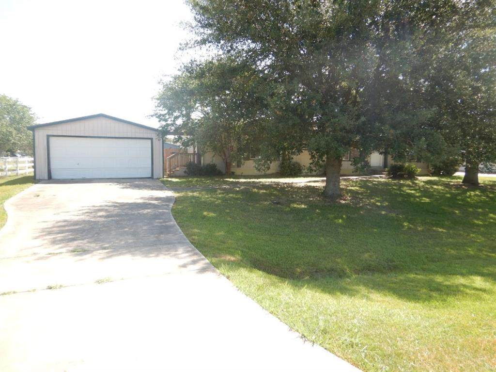 17311 Lake Ridge Circle - Photo 1