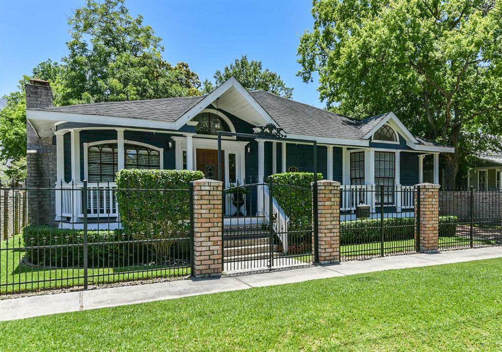 216 9th Street - Photo 1