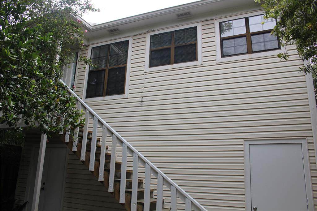 1609 1/2 Driscoll Street - Photo 1