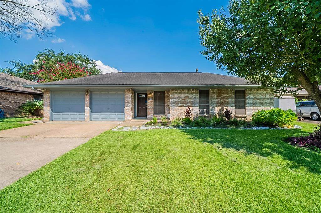2301 Clare Street - Photo 1