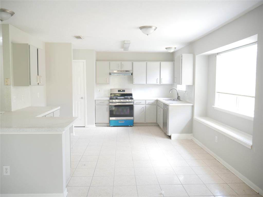 5011 Drew Forest Lane - Photo 1