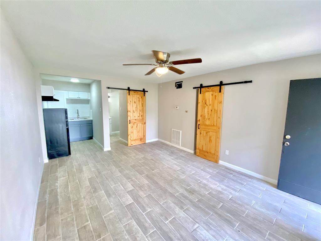 101 Allen Genoa Road - Photo 1