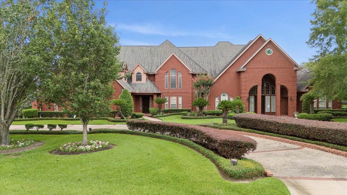 7510 Shadow Creek Drive - Photo 1