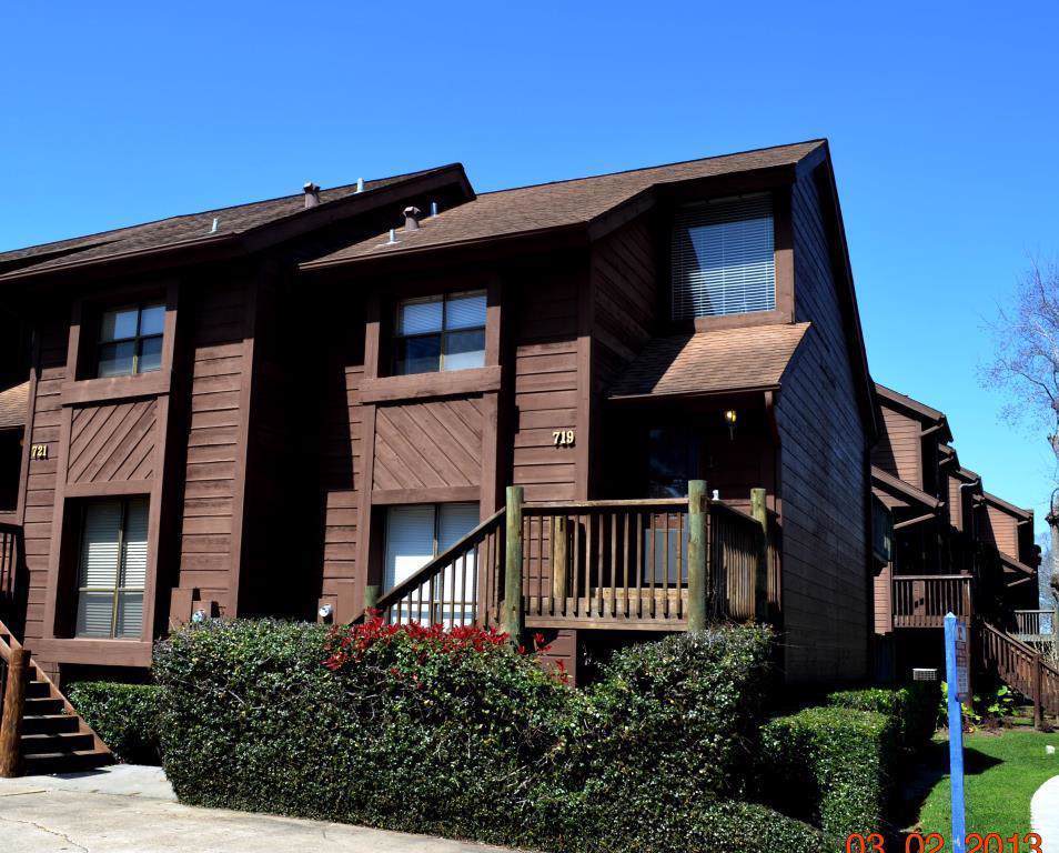 719 Davis Road - Photo 1