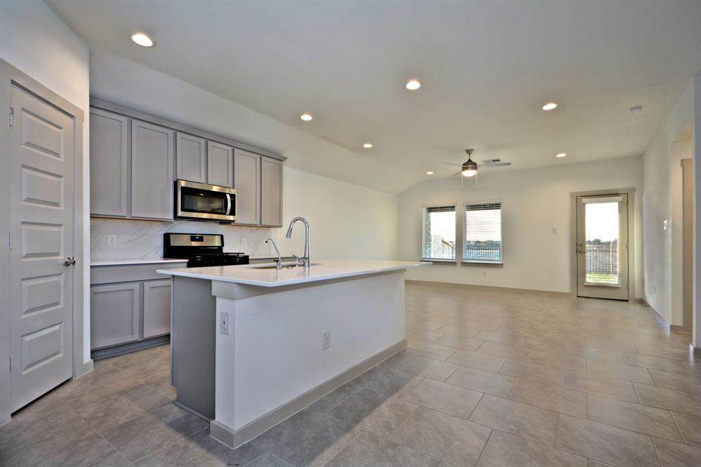 7139 Colwyn Bay Trail - Photo 1