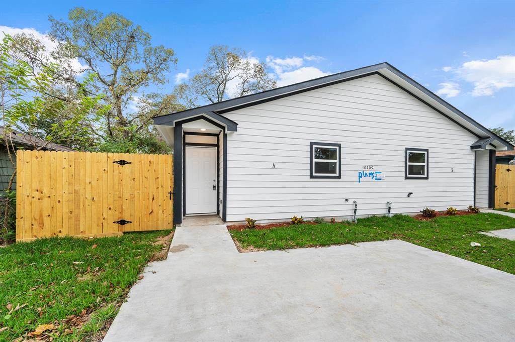 10509 Caxton Street - Photo 1