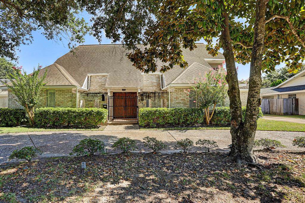 6223 Creekbend Drive - Photo 1