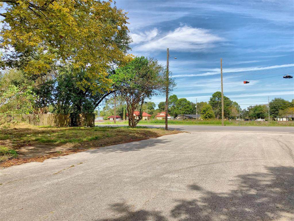 915 Purdy Street - Photo 1