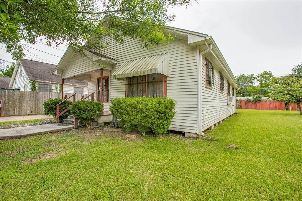 7119 Farnsworth Street - Photo 1