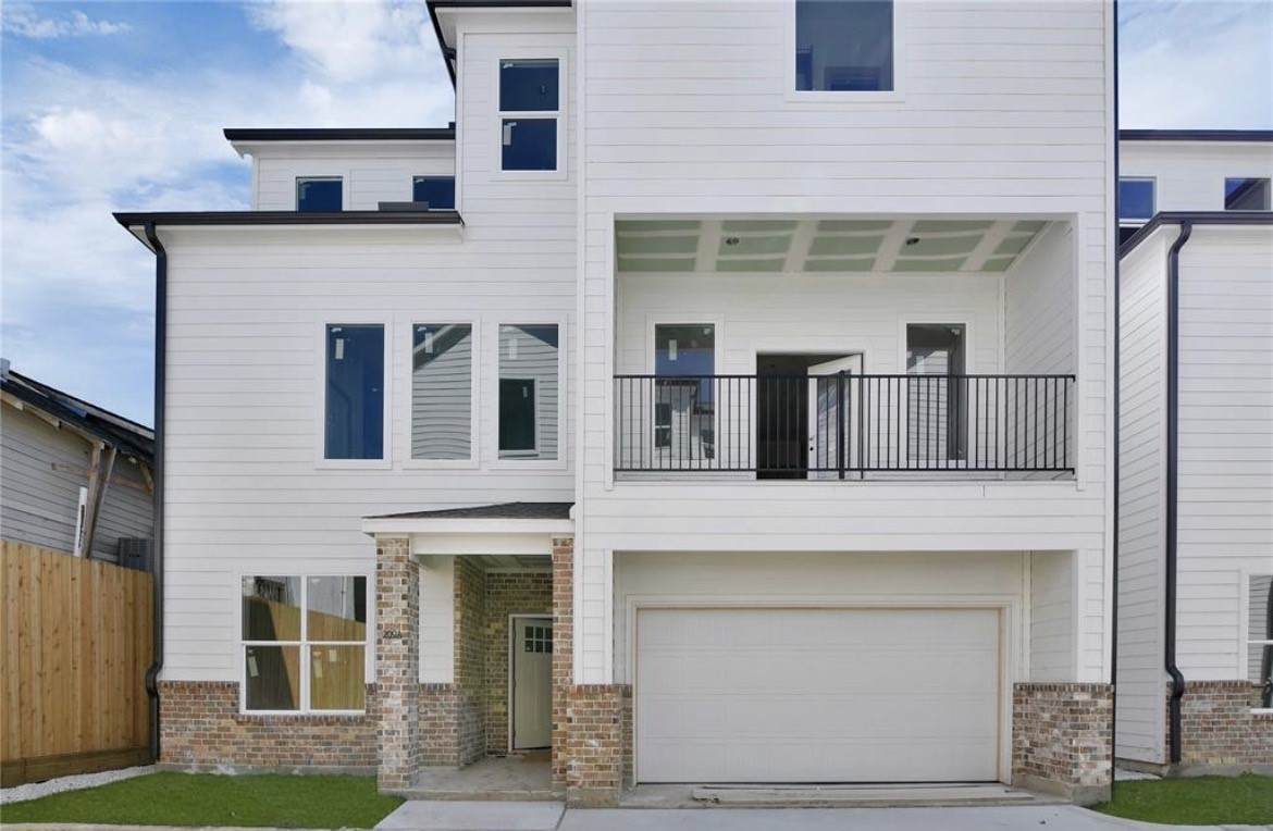 207 Edgewood Street - Photo 1