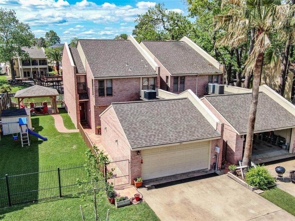 723 Paradise Lane - Photo 1