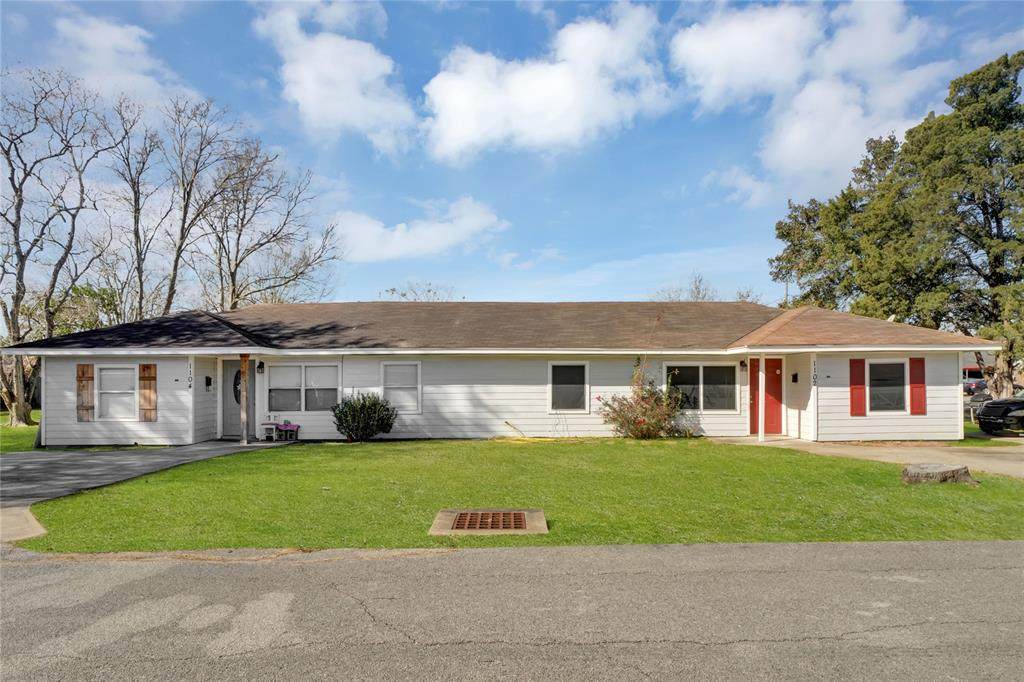 1102 9th Street - Photo 1