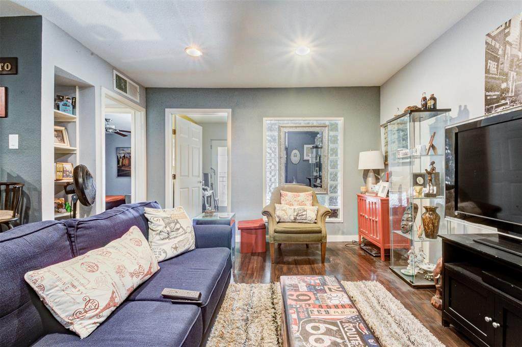 3131 Cummins Street - Photo 1
