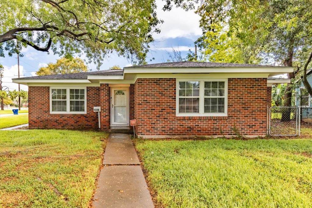 1226 Park Lane - Photo 1