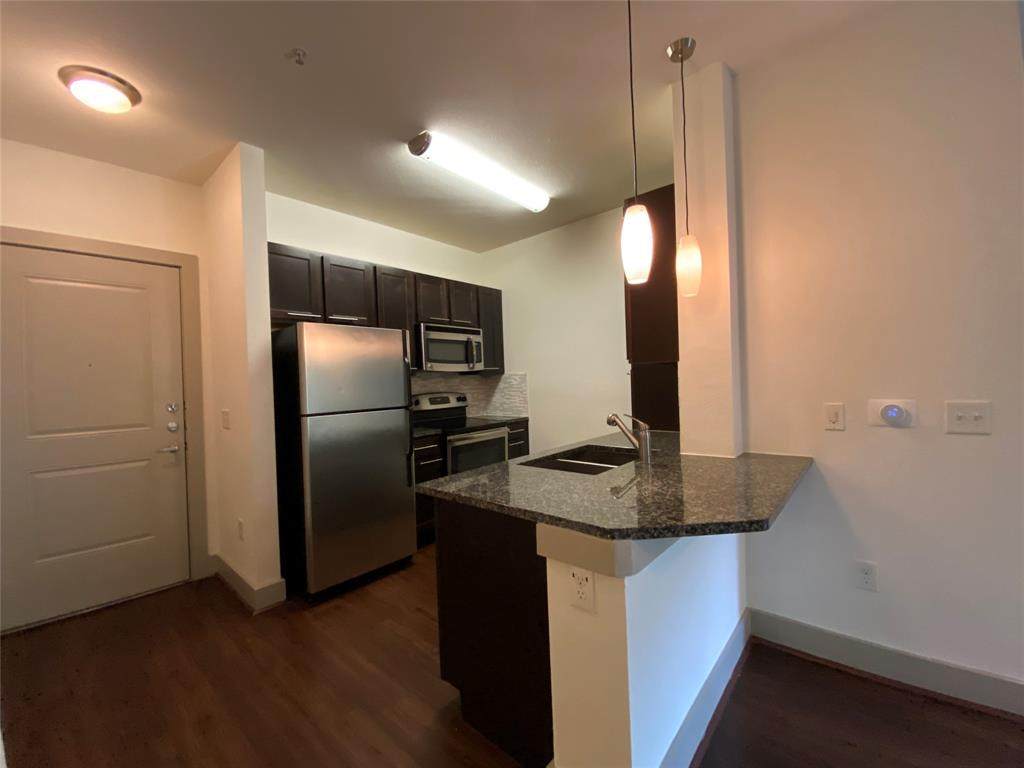 145 Heights Boulevard - Photo 1