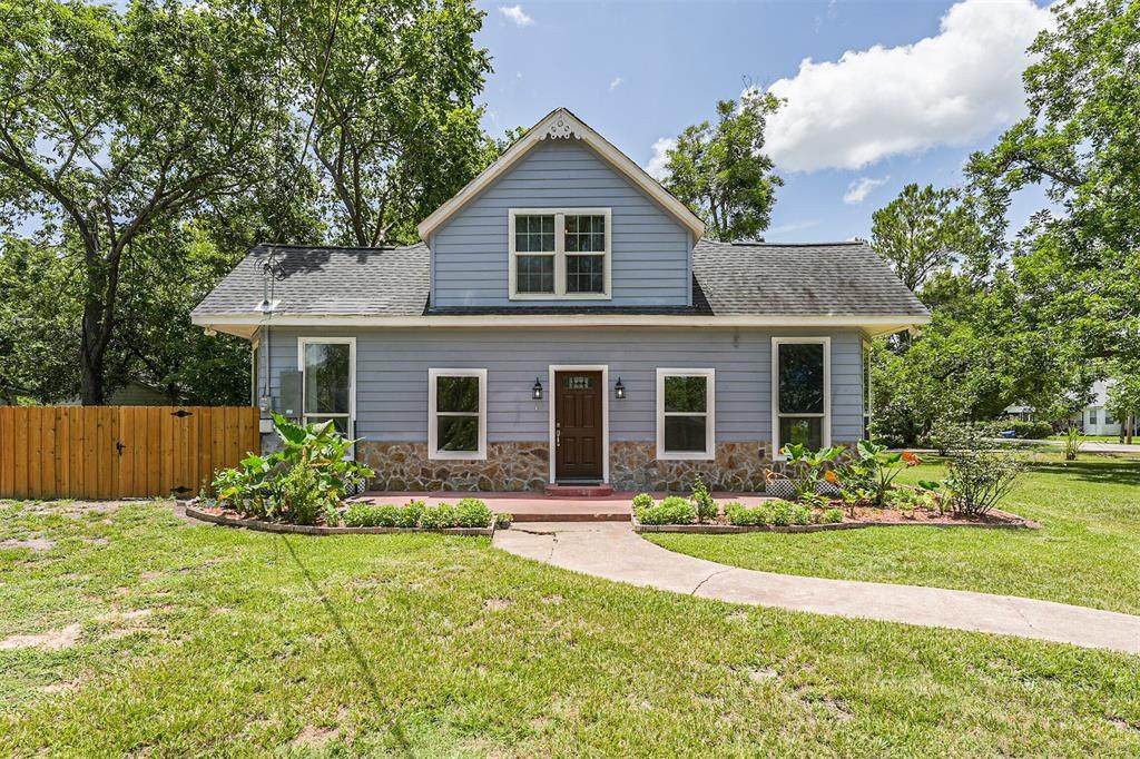604 Magnolia Street - Photo 1
