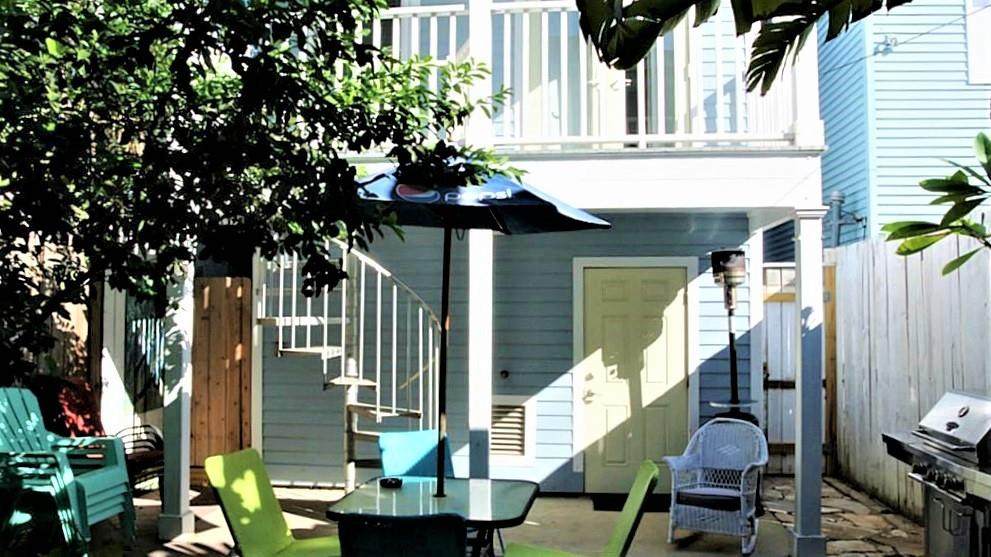 1606 Avenue M - Photo 1