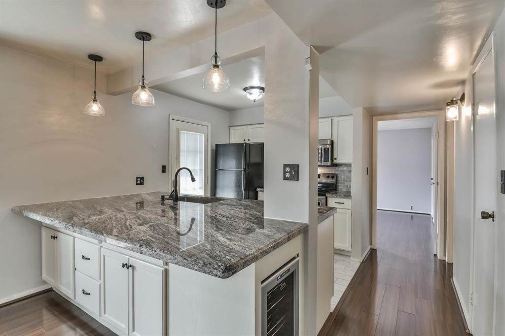 6201 Beverlyhill Street - Photo 1