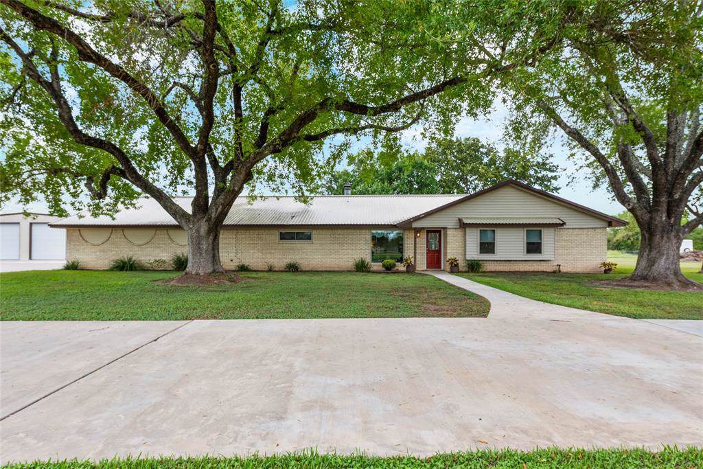 1051 Schulenburg Lane - Photo 1