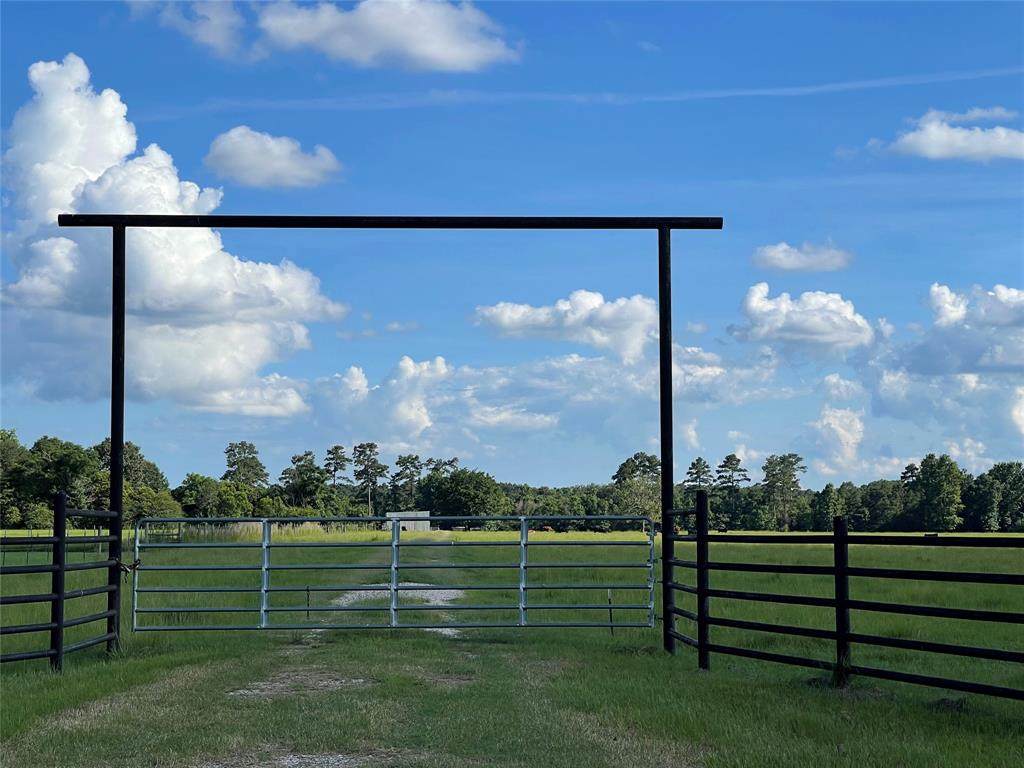 191 County Road 2276 - Photo 1