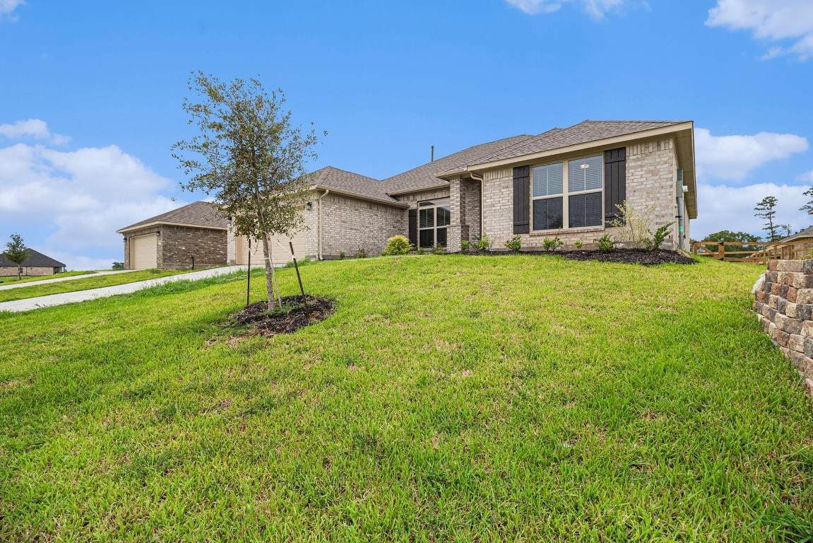4325 Leslies Way - Photo 1