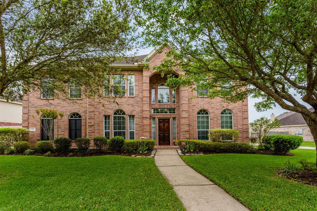 725 Falcon Lake Drive - Photo 1