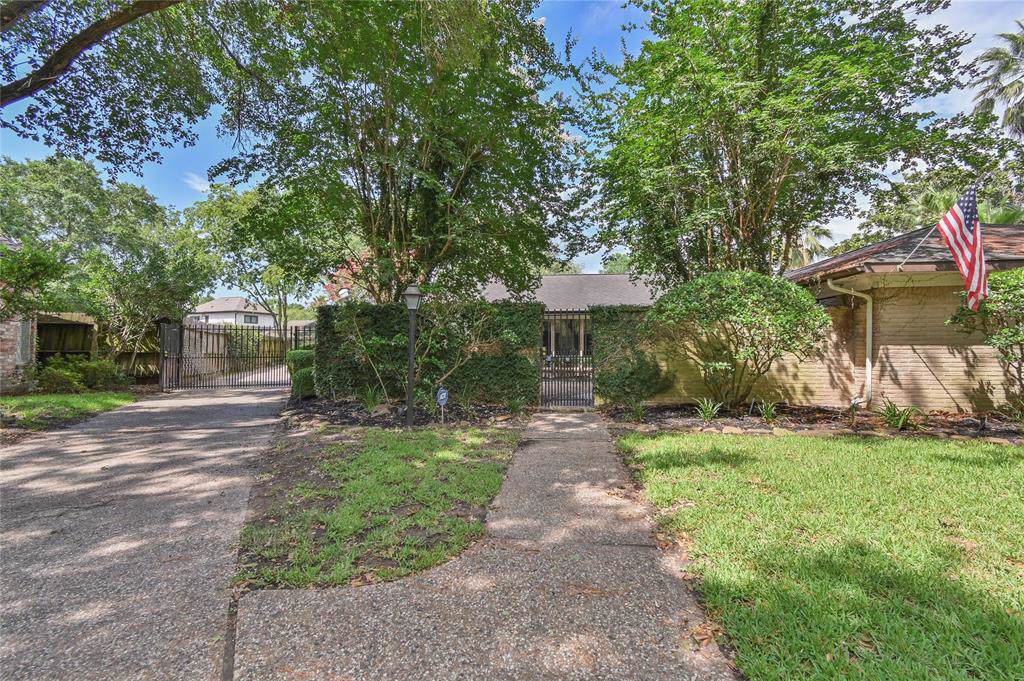 11024 Riverview Drive - Photo 1