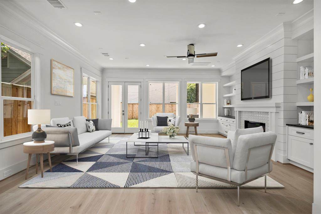 446 27th Street - Photo 1