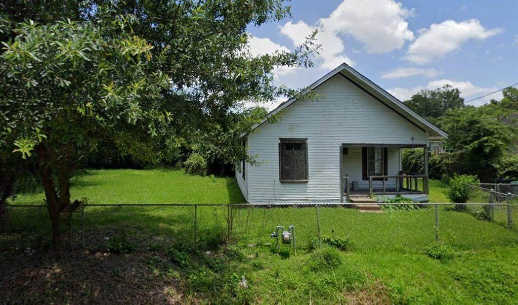 4618 Sayers Street - Photo 1