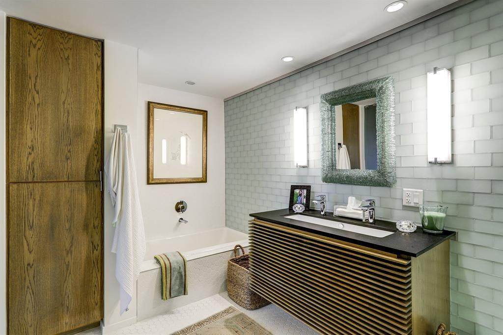 2200 Willowick Road - Photo 1