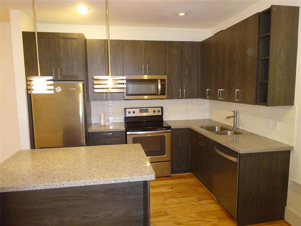 2401 Crawford Street - Photo 1