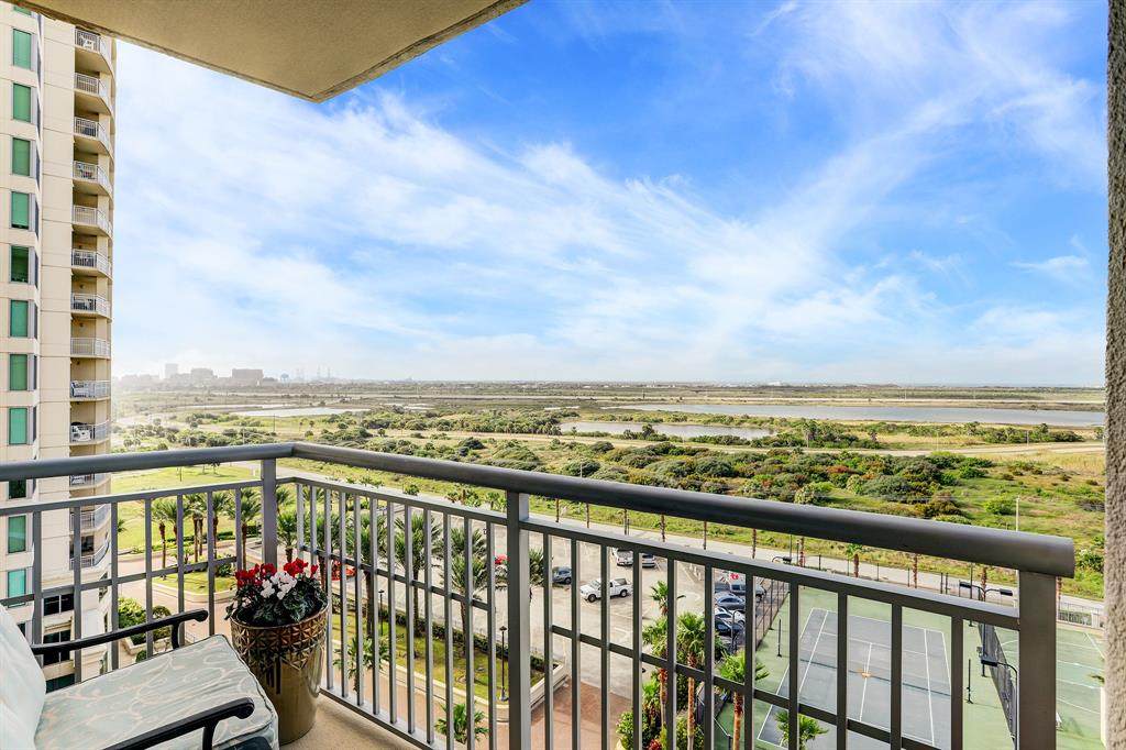 801 Beach Drive - Photo 1