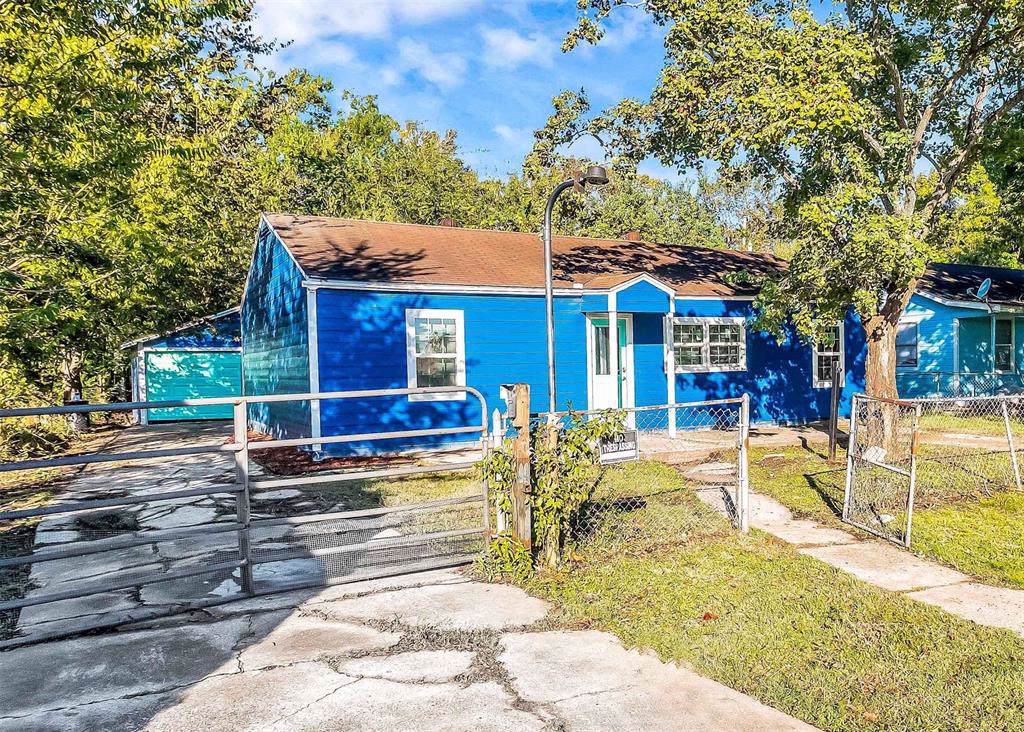 1430 Sheryl Street - Photo 1