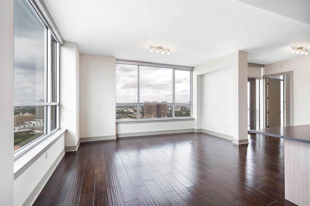 5280 N Caroline St - Photo 1