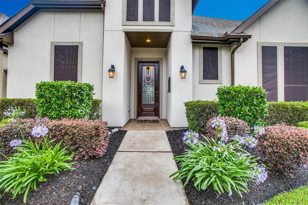 536 Amalfi Drive - Photo 1